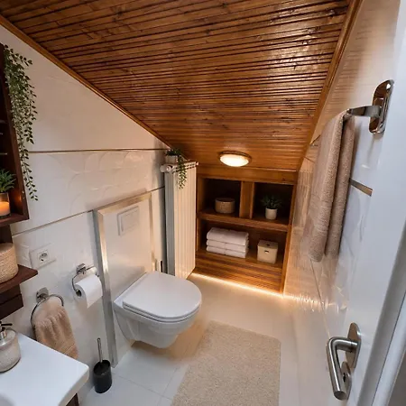 Charming Attic Loft With Views Appartement Boekarest