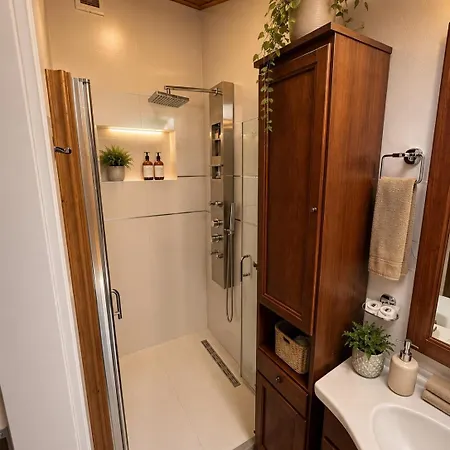 Charming Attic Loft With Views * Boekarest