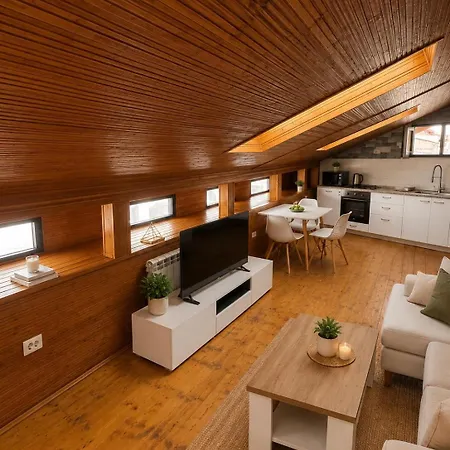 Charming Attic Loft With Views * Boekarest