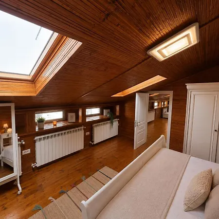 Appartement Charming Attic Loft With Views